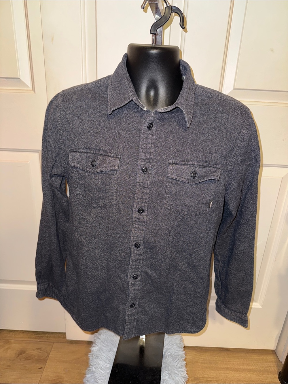 Vans Men's Casual Button-Down Shirt in Charcoal Gray medium